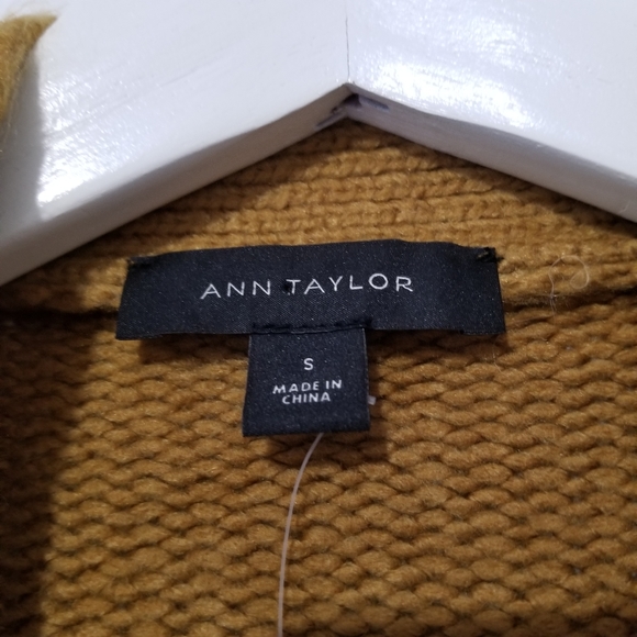 ๐ธ NWT Ann Taylor Wool Blend Belted Cardigan in Antique Brass Small - Picture 4 of 9